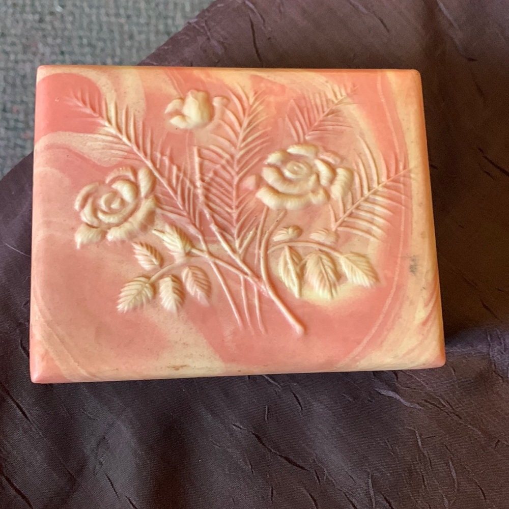 Vintage incolay pink pink music jewelry box